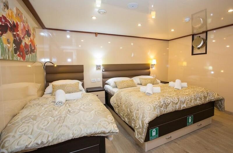 Mini cruiser Adriatic Princess