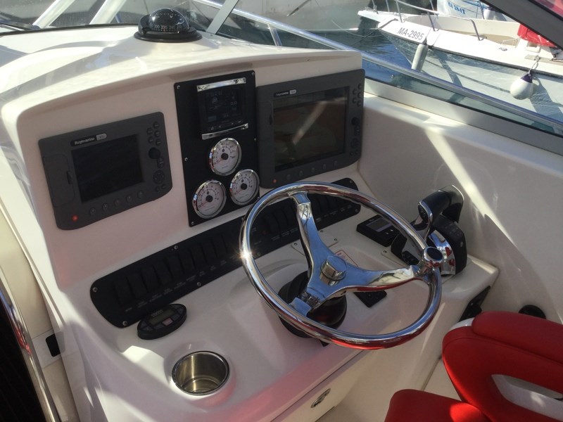 Boston Whaler 305