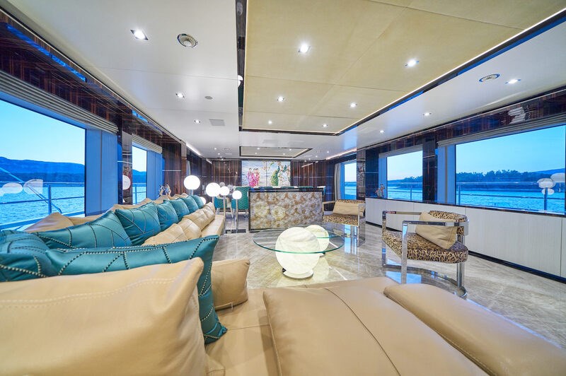 Benetti 132