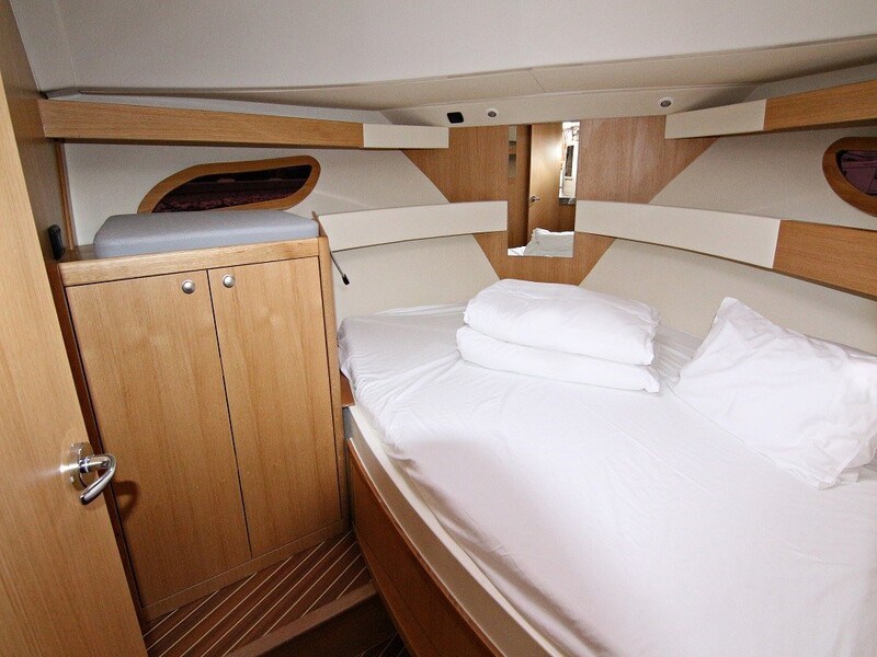 SAS - Vektor Adriana 36 new