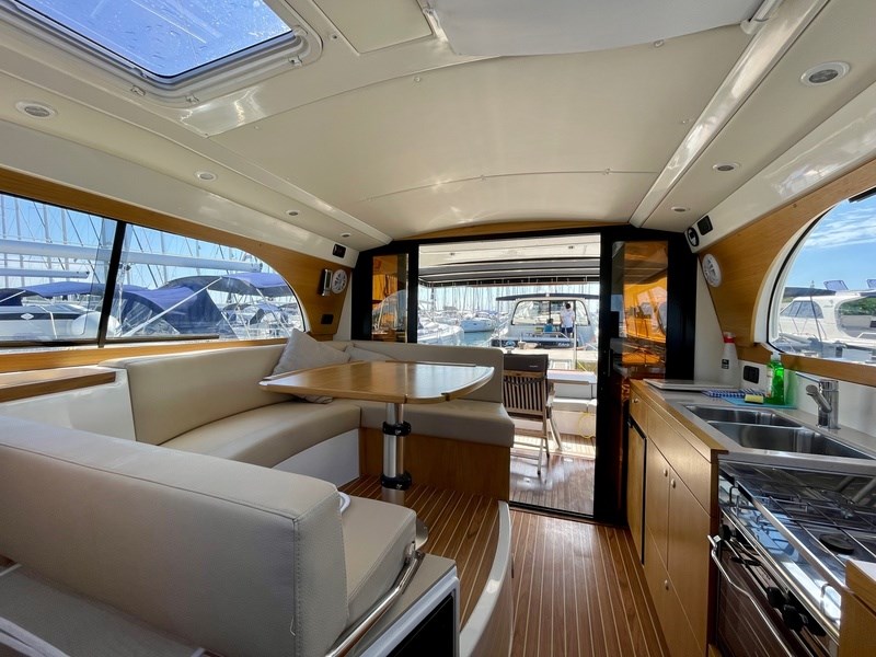 SAS - Vektor Adriana 36 new