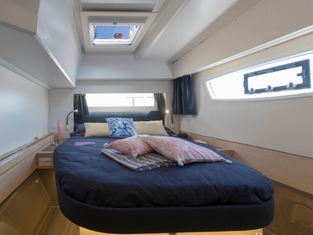 Fountaine Pajot Astrea 42 6 cab