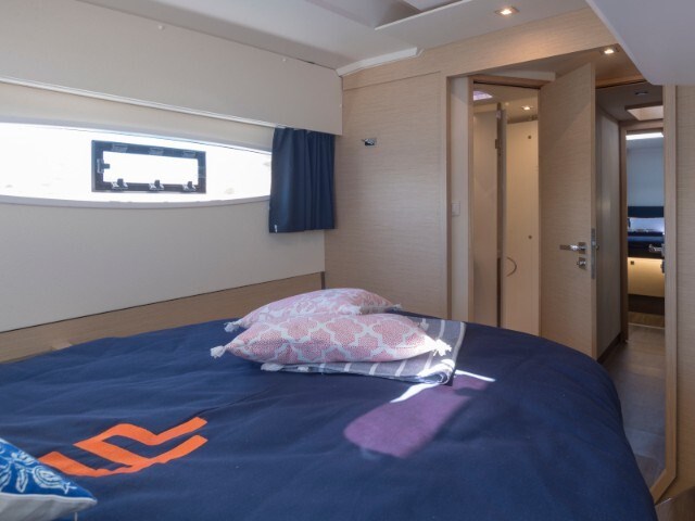 Fountaine Pajot Astrea 42 6 cab