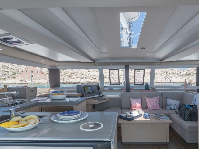 Fountaine Pajot Astrea 42 6 cab