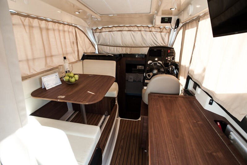 Quicksilver 885 Weekend