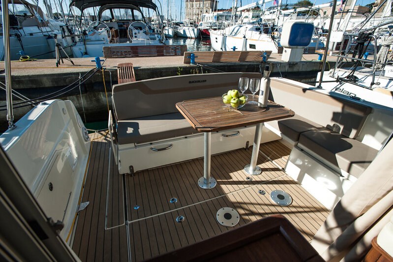 Quicksilver 885 Weekend