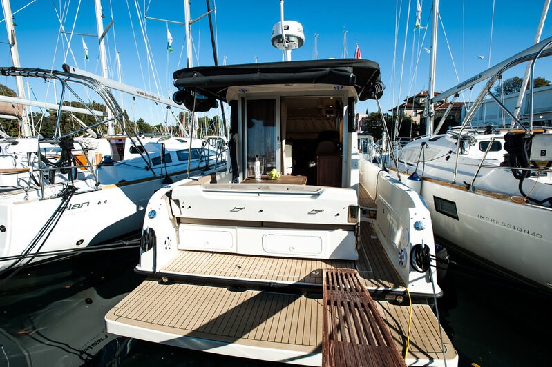 Quicksilver 885 Weekend