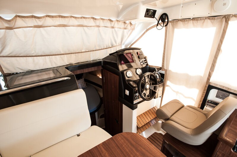 Quicksilver 885 Weekend