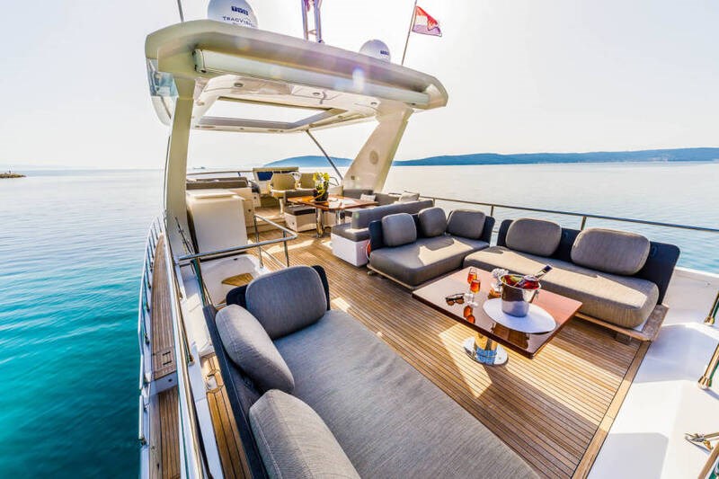 Azimut 66 Fly