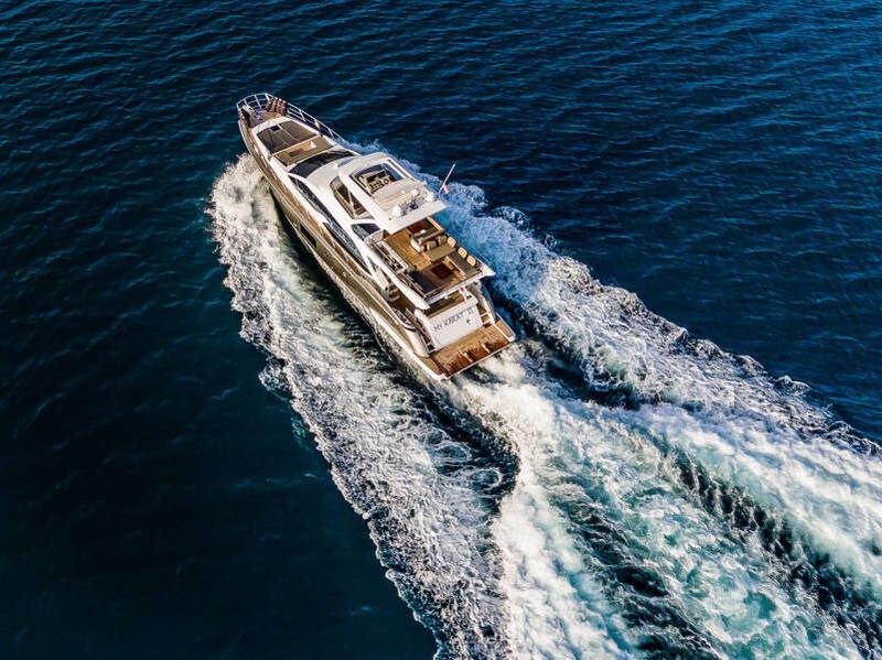 Azimut 66 Fly