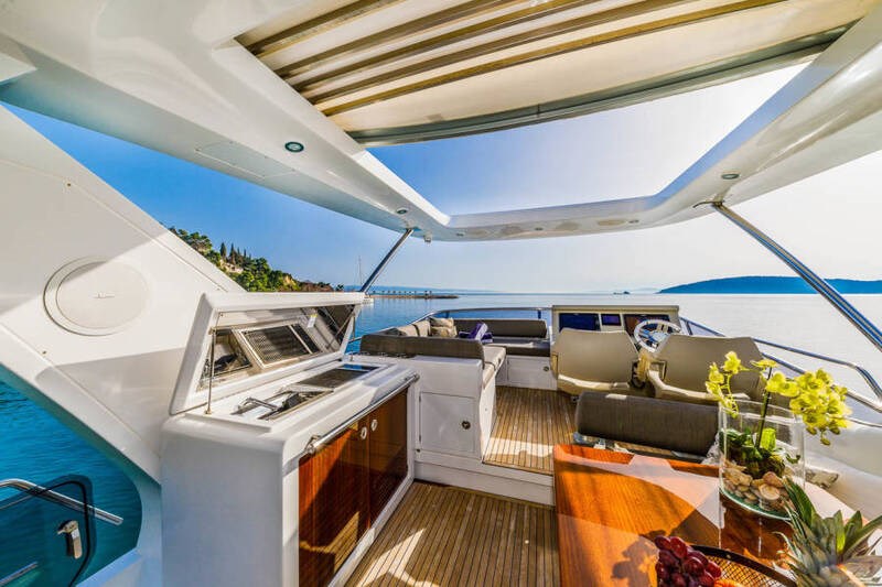 Azimut 66 Fly