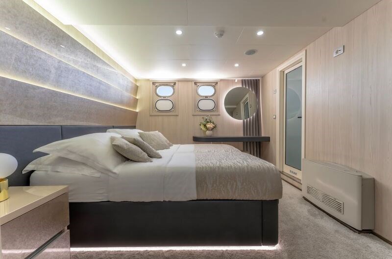 Mini cruiser Cristal