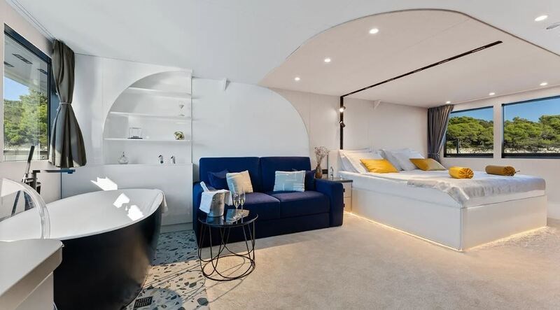 Mini cruiser Alfa Mario