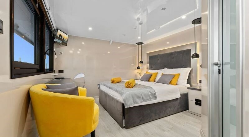 Mini cruiser Alfa Mario