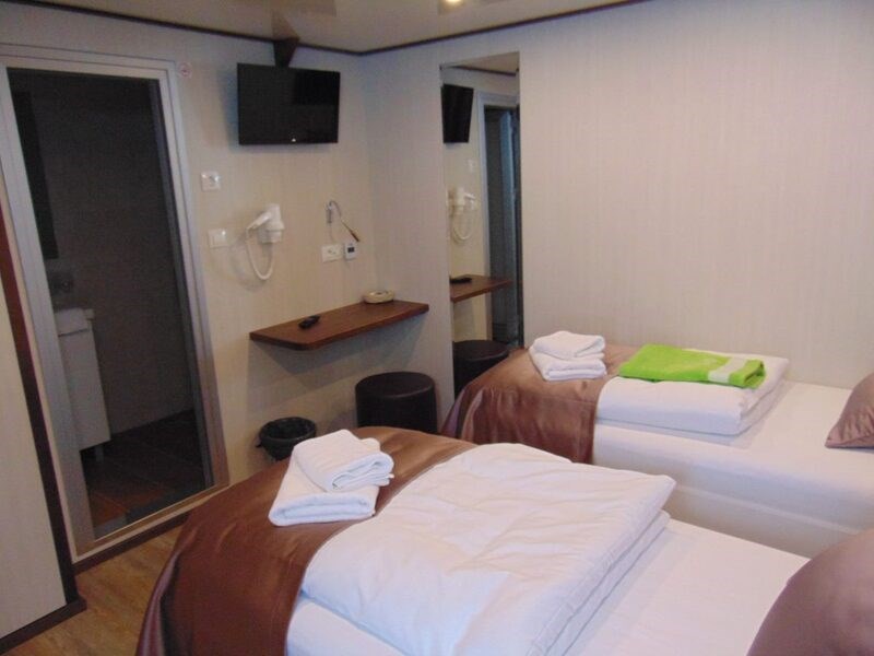 Mini cruiser Invictus