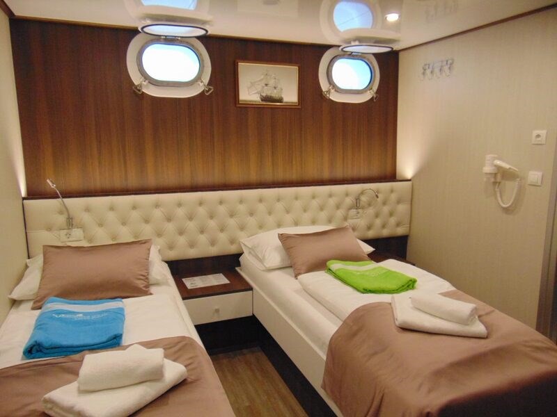 Mini cruiser Invictus