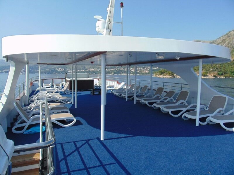 Mini cruiser Invictus