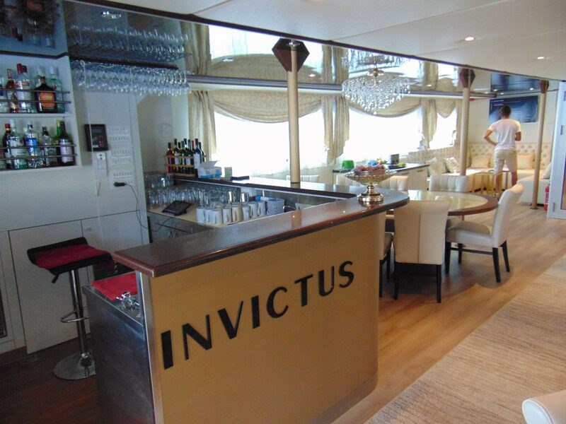 Mini cruiser Invictus
