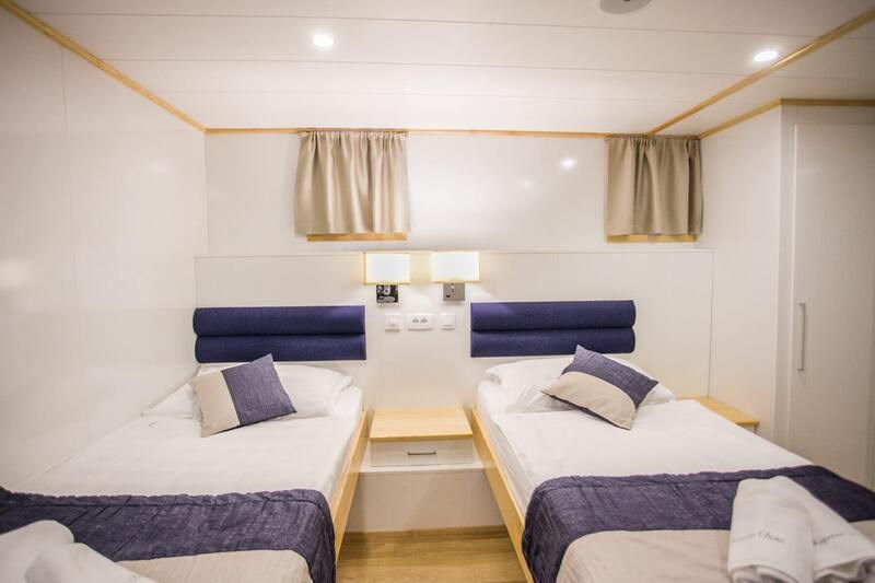 Mini cruiser Kapetan Bota