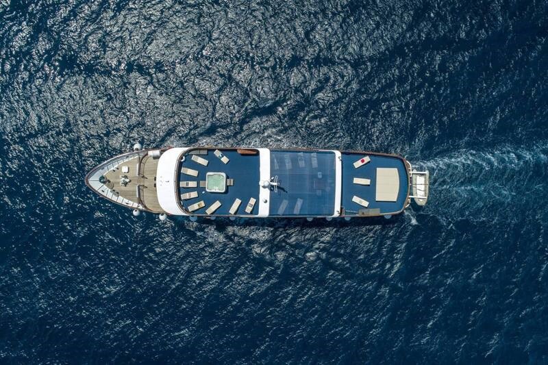 Mini cruiser Kapetan Bota