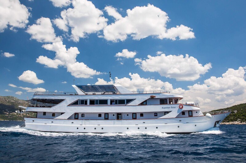 Mini cruiser Kapetan Bota