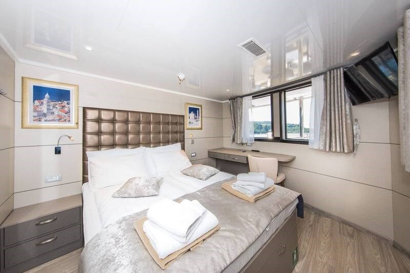 Mini cruiser Ambassador