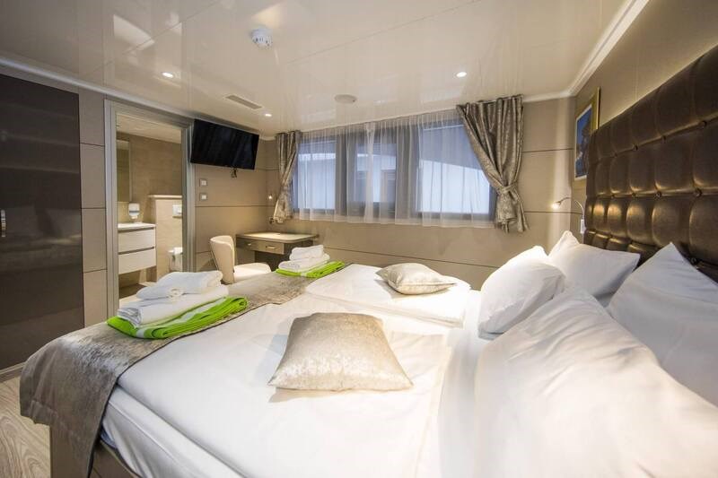 Mini cruiser Ambassador