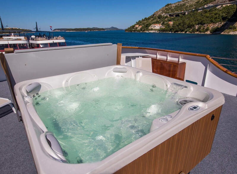 Mini cruiser Mama Marija