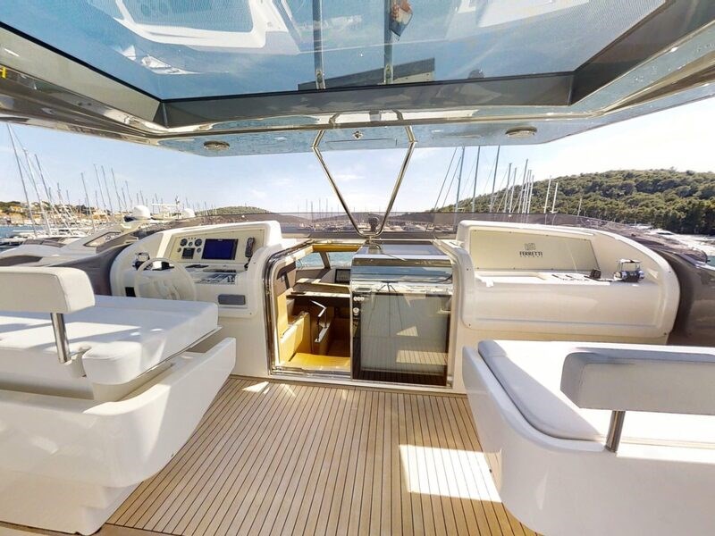 Ferretti 960