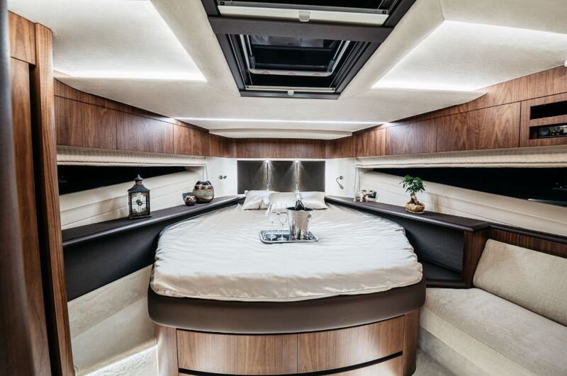 Galeon 680 Fly