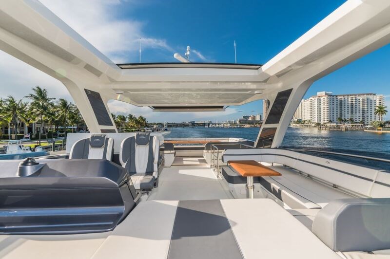 Galeon 680 Fly