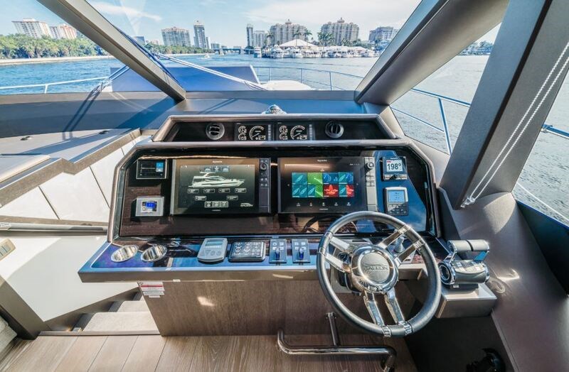 Galeon 680 Fly