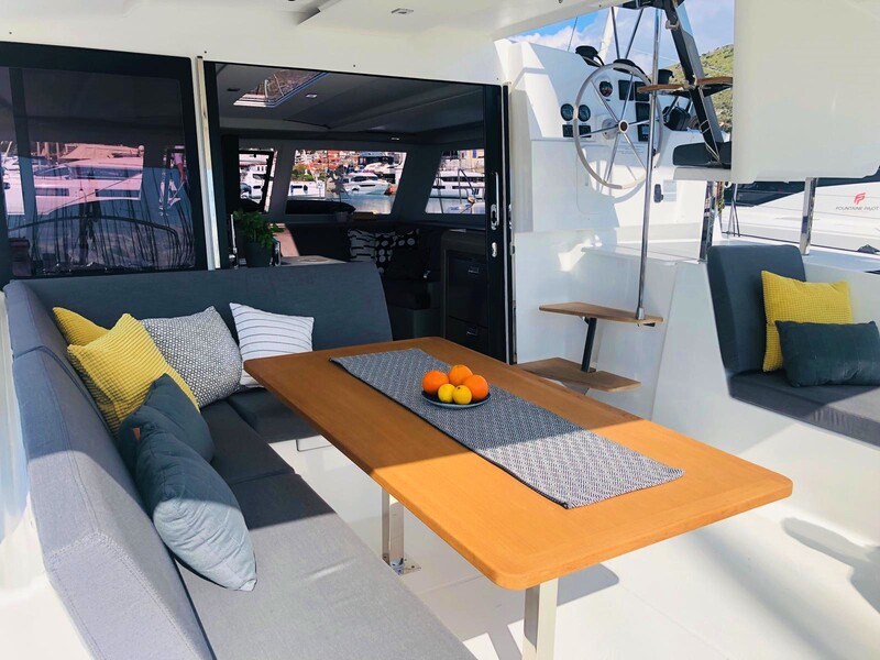 Fountaine Pajot Isla 40 Charter