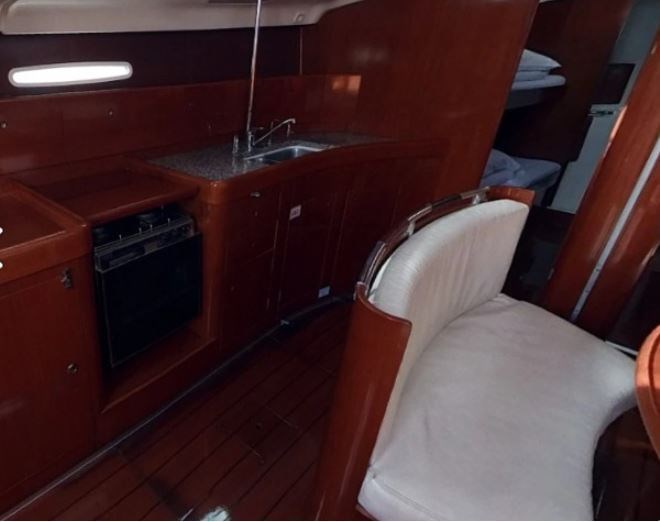 Beneteau First 47.7 (4 cabins)