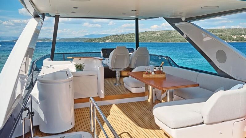 Azimut 68 Flybridge - Pangea