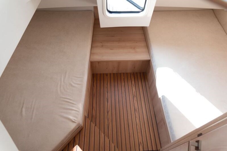 Nikhen Aquasun 34 Sedan