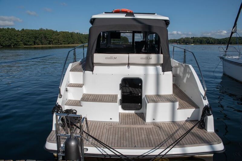 Nikhen Aquasun 34 Sedan