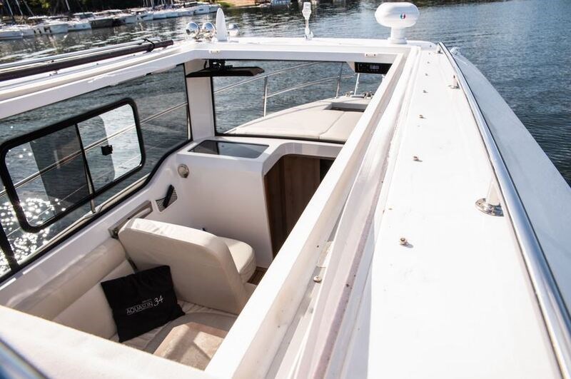 Nikhen Aquasun 34 Sedan