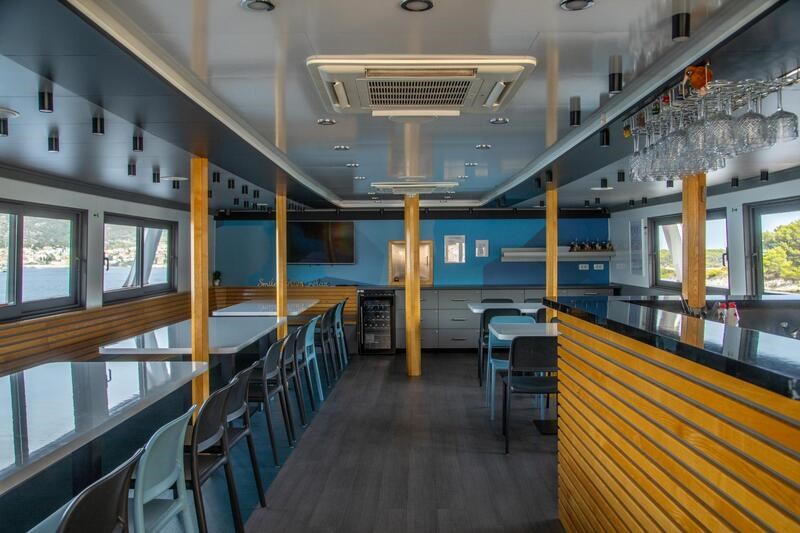 Mini cruiser Almissa