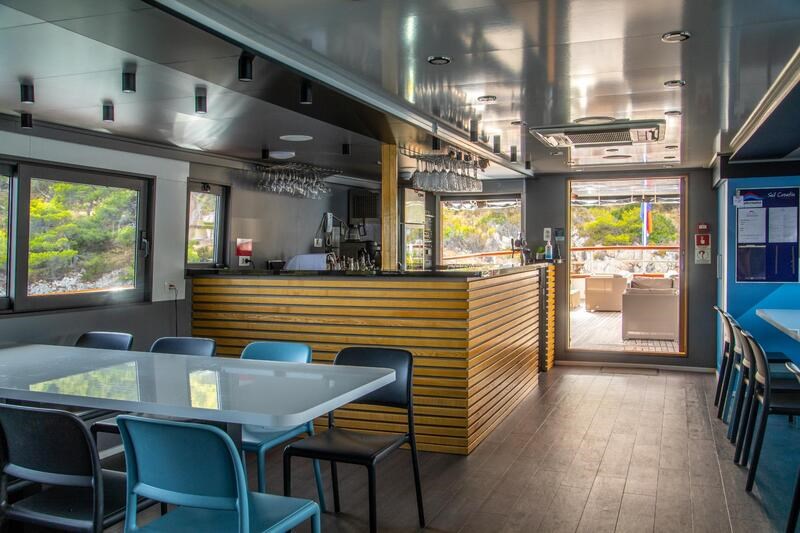 Mini cruiser Almissa