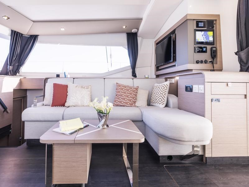 Fountaine Pajot Aura 51