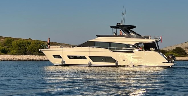Ferretti 670