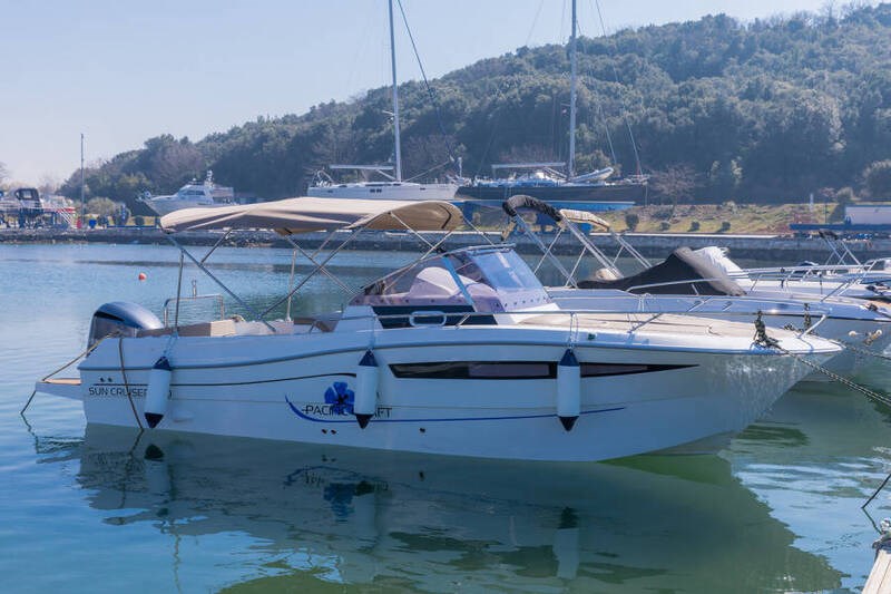 Pacific Craft 750 Suncruiser