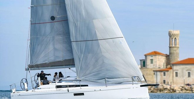 sail Beneteau First 36