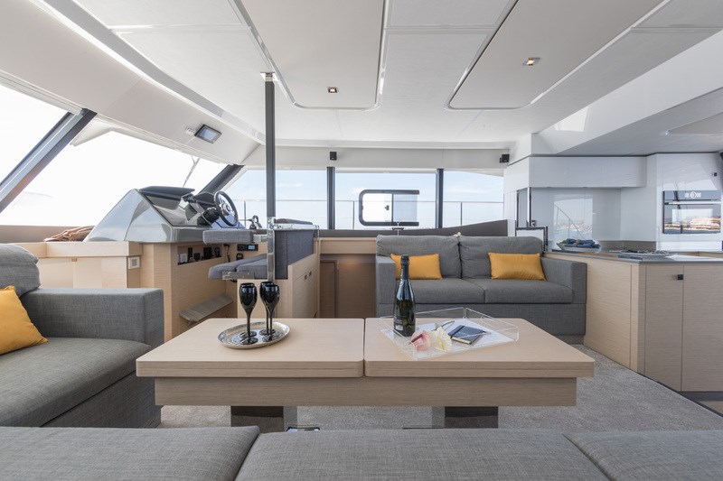 Fountaine Pajot MY 6