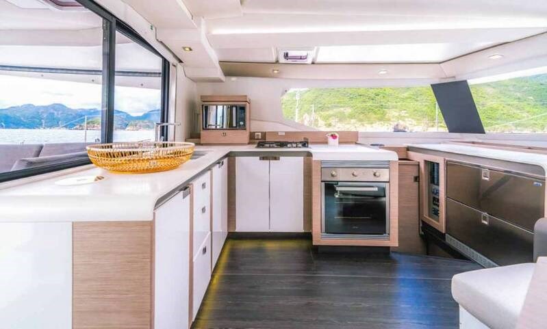 Fountaine Pajot 47 TANNA LUX