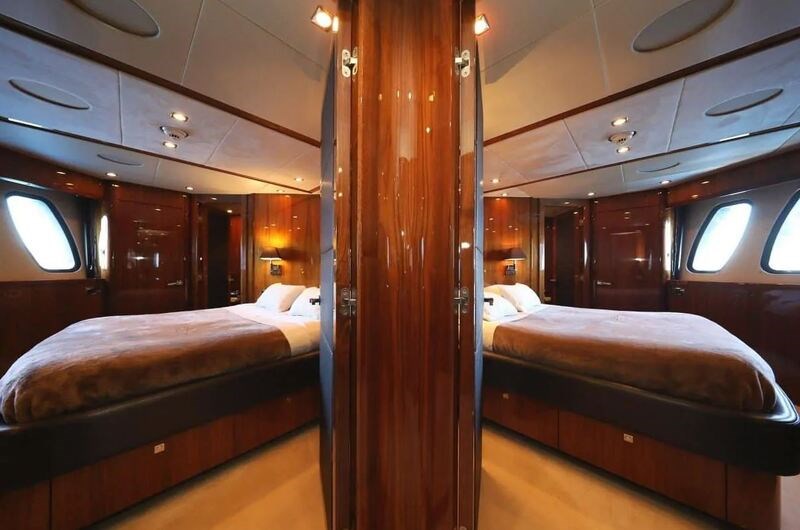 Sunseeker Yacht 34 M