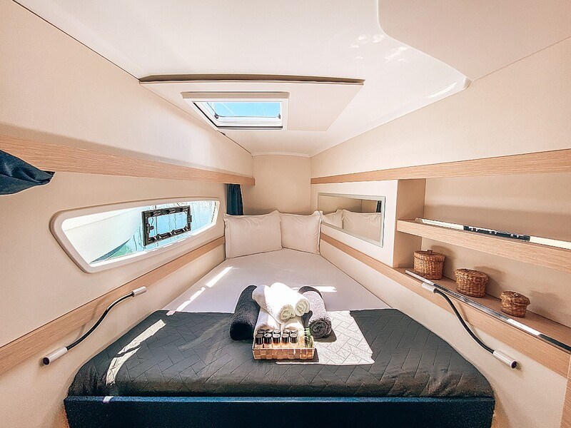 Fountaine Pajot Lucia 40