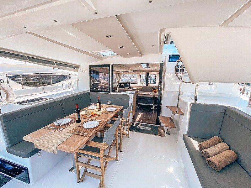 Fountaine Pajot Lucia 40