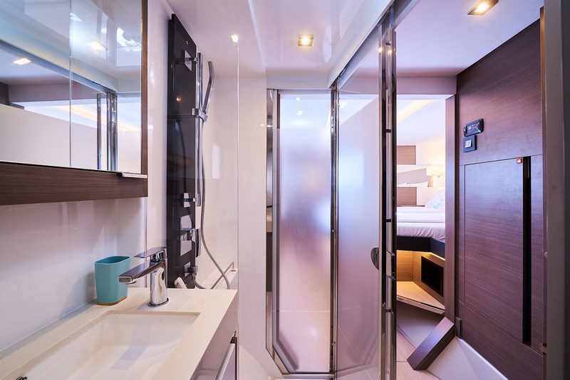 Leopard 53 power owner